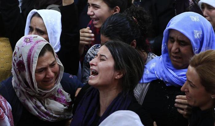 03305B-i-curdi-del-rojava-sono-i-bersagli-preferiti-di-erdogan I curdi del Rojava sono i bersagli preferiti di Erdogan