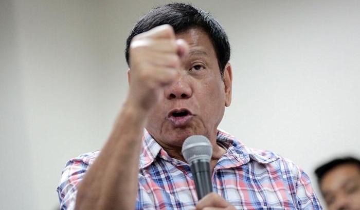 Duterte: sarei felice di uccidere come Hitler