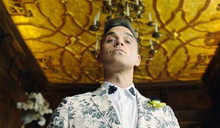 'Party Like a Russian', Robbie Williams è tornato