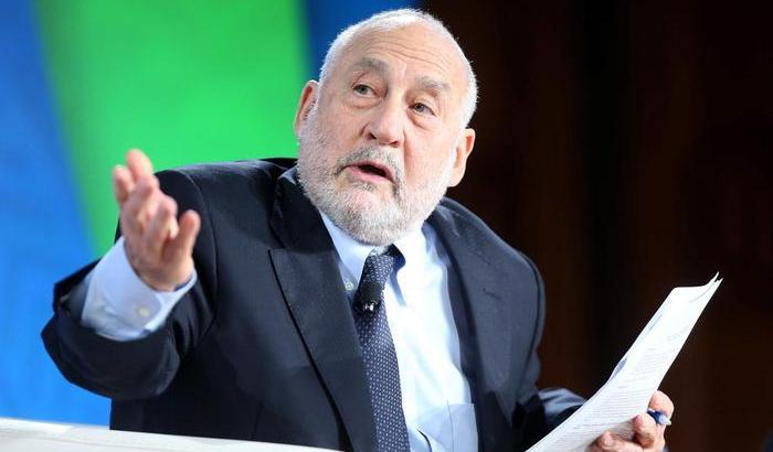 Il premio Nobel Joseph Stiglitz: l'Italia nell'euro non funziona