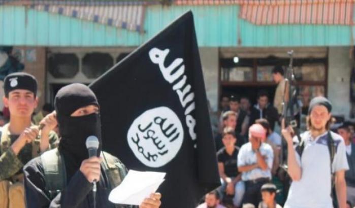 Cercano di disertare: l'Isis fucila due suoi miliziani per alto tradimento