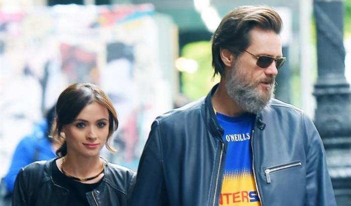 Jim Carrey denunciato dalla madre della ex: "Mia figlia suicida per colpa sua"