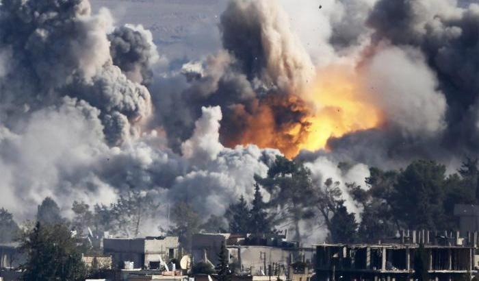 Bombe Usa: 173 civili innocenti uccisi a giugno nei raid su Raqqa