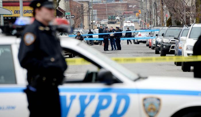 New York, polizia uccide una donna afroamericana