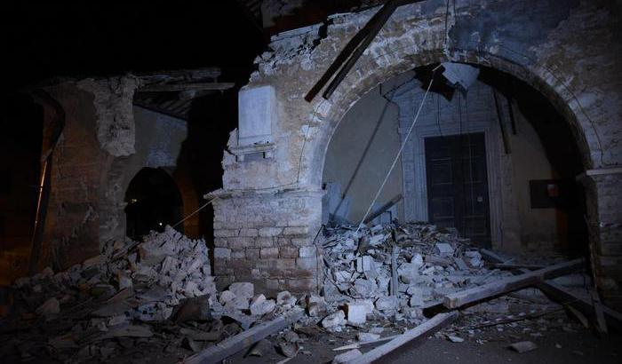 Terremoto, trema il Centro Italia. Il sindaco di Ussita: è un paese finito