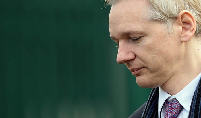 Wikileaks braccio armato di Putin? Ecco il complottismo di Repubblica