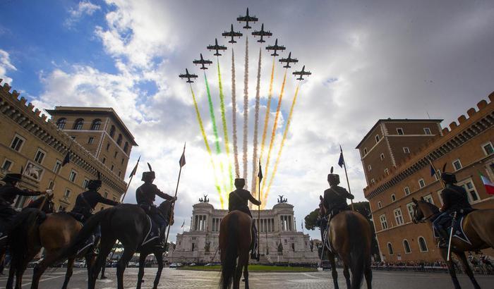 Tutta Italia celebra il 4 novembre, Mattarella al Vittoriano