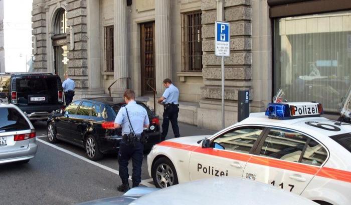 033835-un-auto-multata-in-svizzera Un'auto multata in Svizzera