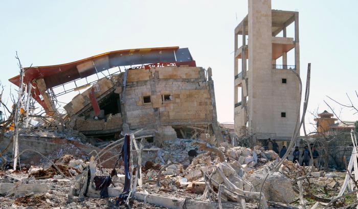 03383D-un-bombardamento-in-siria Un bombardamento in Siria