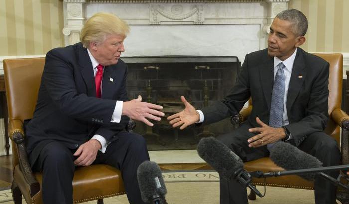 Obama e Trump: stretta di mano, ma senza sorrisi