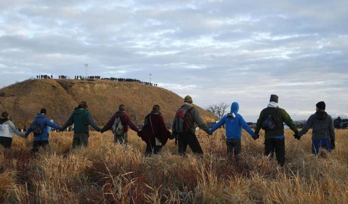 Vince la lotta dei Sioux: l'esercito blocca il Dakota Access pipeline