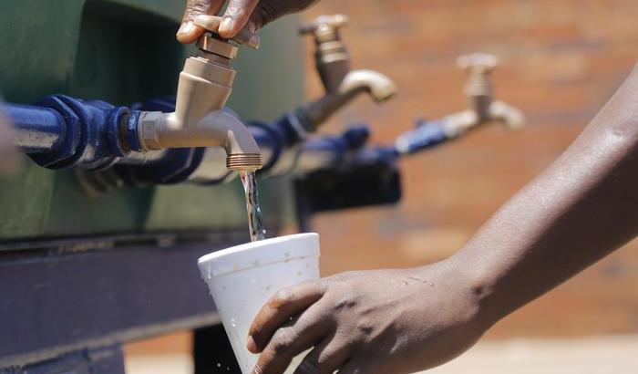 748 milioni di persone non hanno accesso al'acqua potabile