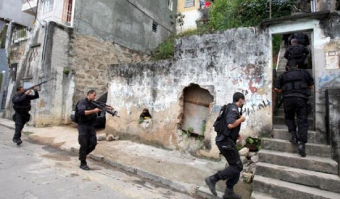 Tre ragazze torturate dai narcos in una favela di Rio de Janeiro