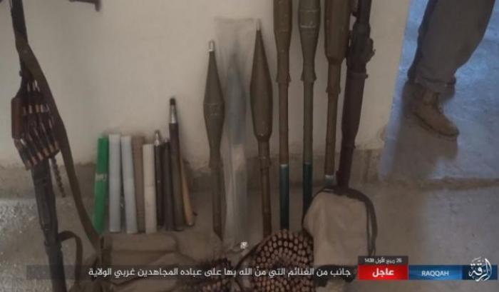 034144-armi-requisite-dall-isis-a-raqqa Armi requisite dall'Isis a Raqqa