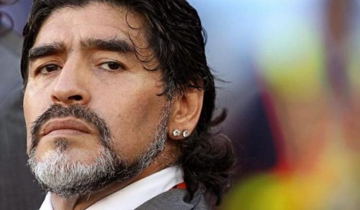 Maradona sul caso Higuain: De Laurentiis venderebbe anche la moglie