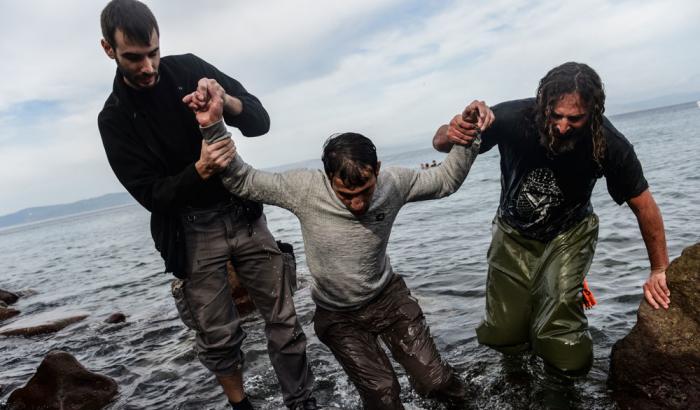 Dalle morti in mare al ritorno delle frontiere: l’anno nero dell’immigrazione