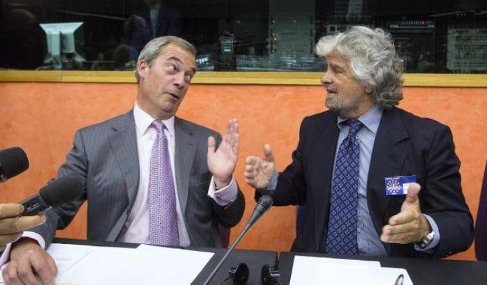 Grillo e Farage, ex leader Ukip promotere della Brexit. Europarlamentare a capo della EFDD con Borrelli (m5s)