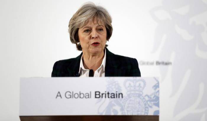 Theresa May: abbandoniamo l'Ue, costruiremo una Gran Bretagna mondiale