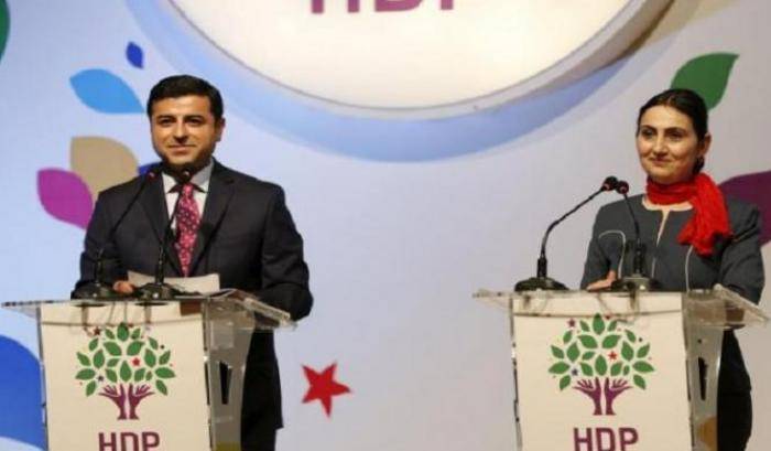 La maggioranza dei turchi è favorevole all'arresto dei leader curdi