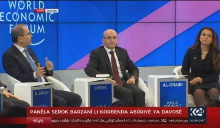 Il vice primo ministro turco Mehmet Simsek al centro