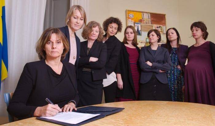 Le donne svedesi sfidano Trump: guardaci mentre difendiamo il clima