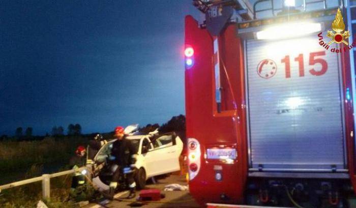 Auto si schianta vicino a Roma: muoiono 4 ragazzi tra i 17 e i 18 anni