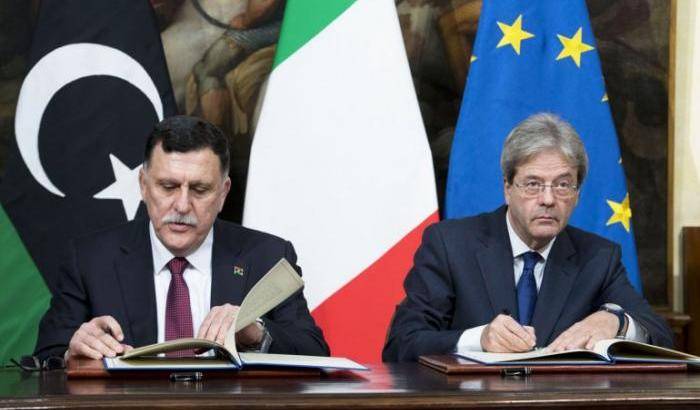 Migranti, accordo Italia-Libia: il parlamento di Tobruk non lo riconosce