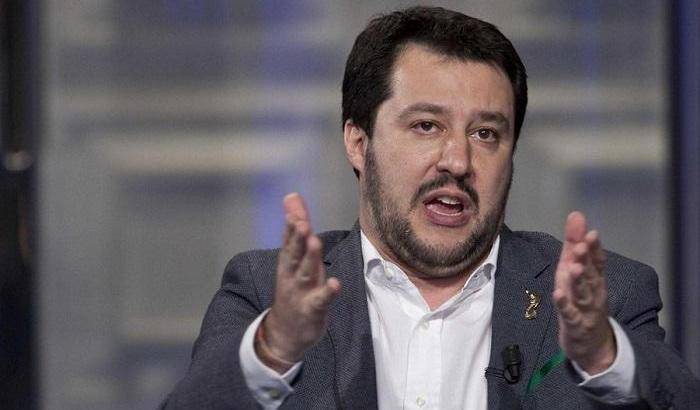 Salvini tende la mano a Grillo: governo Lega-M5s? Nulla è impossibile