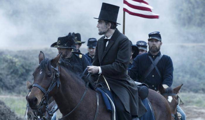 Su Rai 3 "Lincoln": il film sulla lotta alla schiavitù da rivedere nell'era Trump