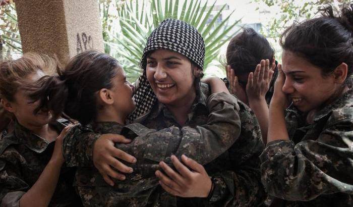 0349F8-combattenti-curdo-siriane Combattenti curdo siriane