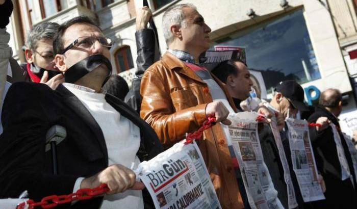 0349FE-bavaglio-sulla-libera-informazione-in-turchia Bavaglio sulla libera informazione in Turchia