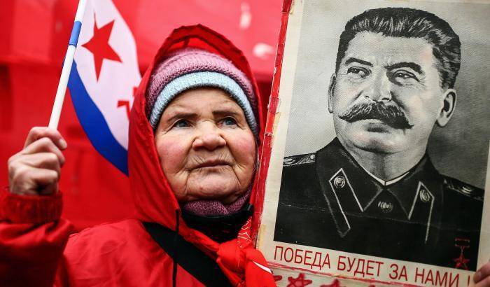 Una manifestazione in ricordo di Stalin