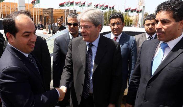 Ahmed Maiteeq incontra l'allora ministro degli Esteri Gentiloni