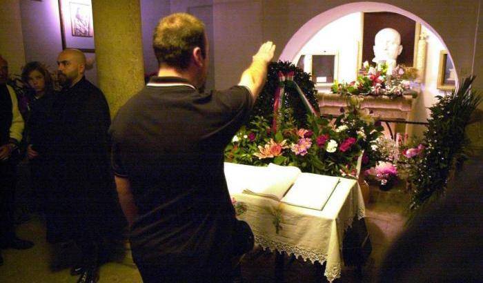 Sempre più fascisti e razzisti su Facebook