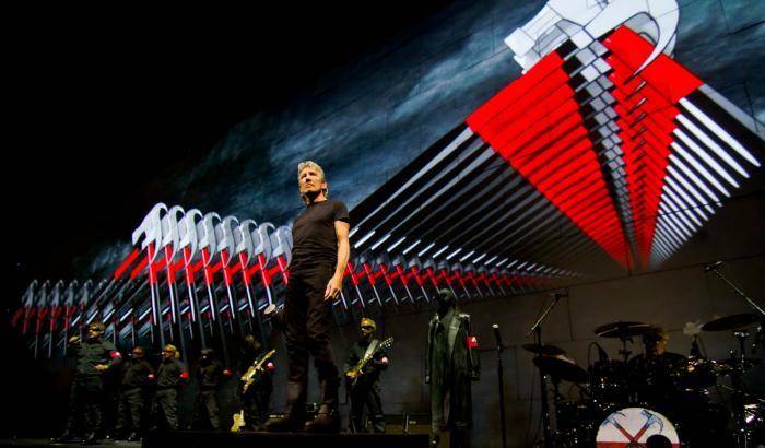 L'ex Pink Floyd sfida Trump: The Wall suonato al confine