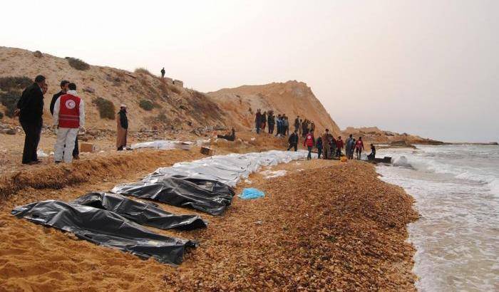 Tragedia in Libia: 74 corpi di migranti trovati sulla costa