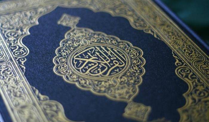 Danimarca, bruciò il Corano in un video sui social: processato per blasfemia