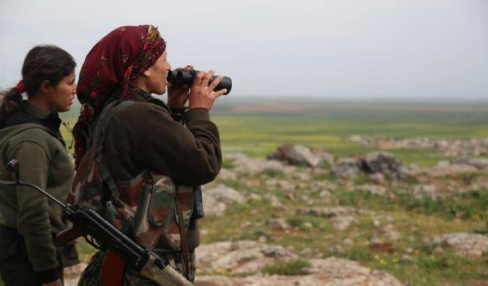 034C04-combattenti-curdo-siriane-dell-ypj Combattenti curdo-siriane dell'Ypj
