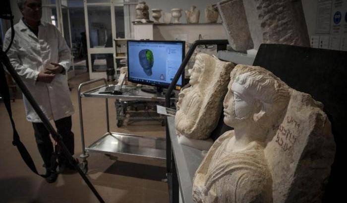 Tornano a Palmira i busti sfregiati dall'Isis e restaurati in Italia