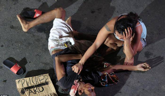Un ex poliziotto denuncia: Duterte ha ordinato 200 omicidi
