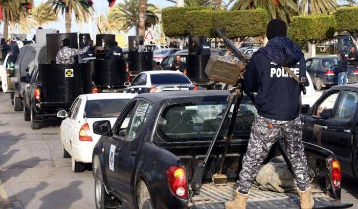 Le milizia di Sarraj entrano nella sede dell'ex governo islamista Ghwell