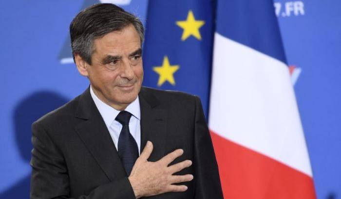 Nuove accuse per Fillon: indagato per truffa e falso