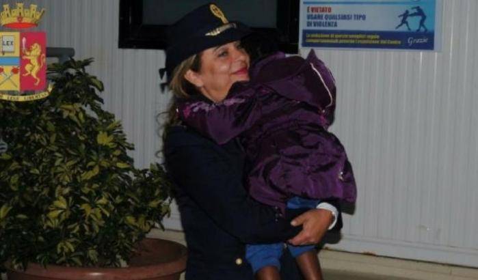 Lampedusa, bimba sbarcata sola a 4 anni: oggi il riabbraccio con la mamma