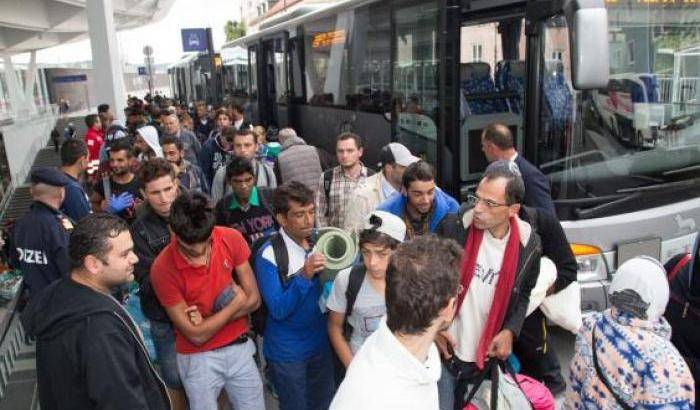 L'Austria: abbiamo accolto tanti rifugiati, ora non possiamo più