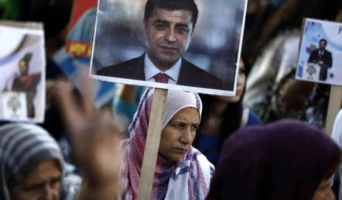 In Turchia il processo di regime ai leader curdi: Erdogan vieta ogni manifestazione
