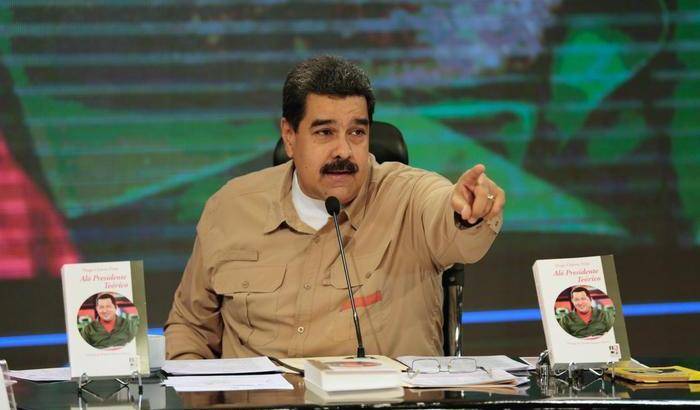 Passo indietro di Maduro: "la Corte riveda la sua decisone"