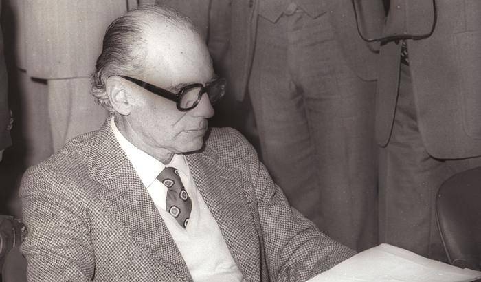 Dieci anni senza Luigi Comencini: il maestro della commedia italiana