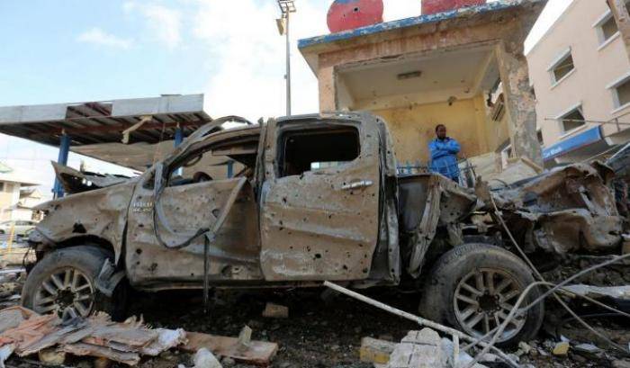 Attacco a un bus- immagine repertorio