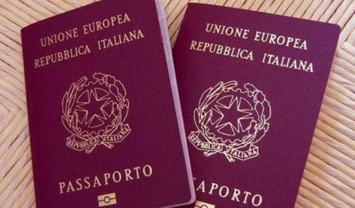 Vendevano ai calciatori cittadinanze italiane negli uffici dello stato civile: arrestati