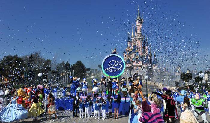 Disneyland Paris compie 25 anni tra spettacoli e magia